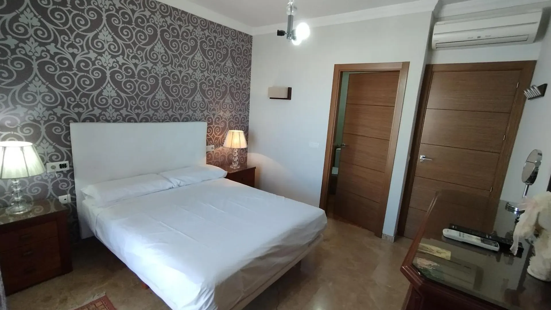 Adosado Centro Urbano 3 Dorm Patio Terraza Wi-Fi Puente Genil 1-6 Huesped Apartment Spain